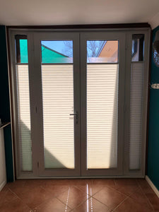 Honeycomb 100% Block Out Blinds. Plastic Clips placed on the top & bottom glazing/glass stop beads for manual operation. Framed using a 5mm rebate depth with a 17mm wide edge. Integral Blinds Uv 2.0 | SHGC; 0.18 & Rw 27-50dB. 30mm, 33mm, or 37mm DGU which are manually operated or remote control operated (AAA batteries).